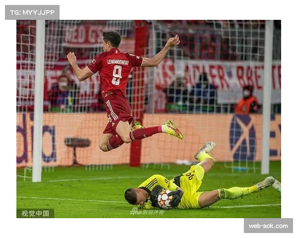 莱万帽子戏法后坦言:胜利源于全队配合 莱万帽子戏法后坦言:胜利源于全队配合