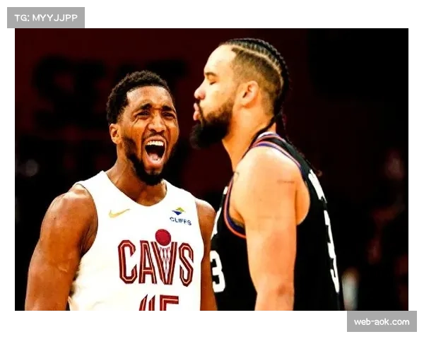 太阳携四连胜挑战骑士，布克与米切尔上演全明星后卫对决